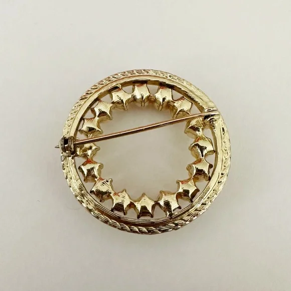 Vintage Gold Tone Faux Pearl Circle Brooch - Picture 2 of 2